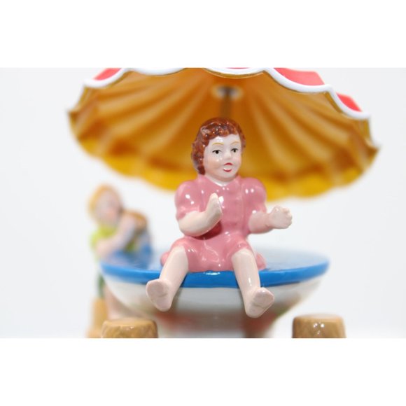 Dept 56 Snow Village - Ice Cream for Everyone, Set of 2 - Picture 5 of 6